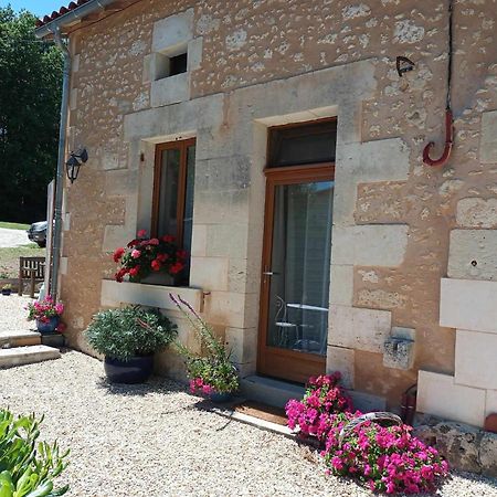 La Vieille Grange - Saint-Privat-Des-Pres Bed and Breakfast Eksteriør billede