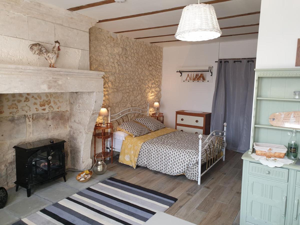 La Vieille Grange - Saint-Privat-Des-Pres Bed and Breakfast Eksteriør billede