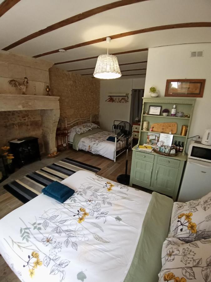 La Vieille Grange - Saint-Privat-Des-Pres Bed and Breakfast Eksteriør billede